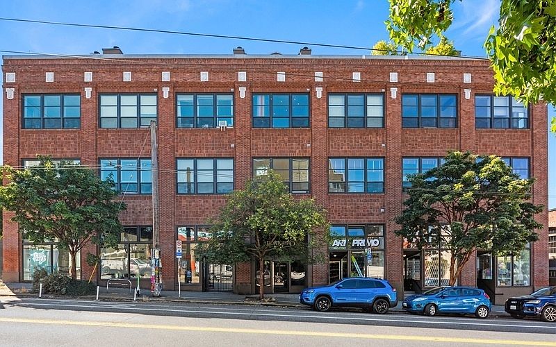1st image of 417 E Pine St APT 211