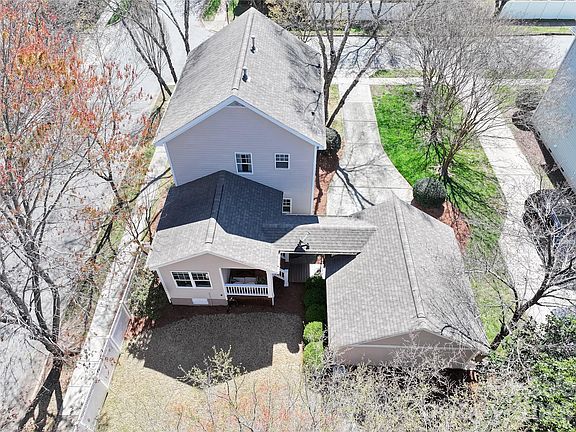 3rd image of 8325 Strandhill Rd