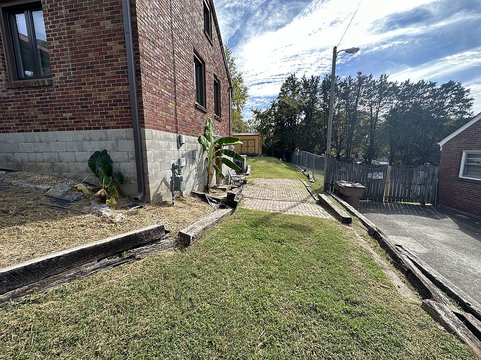 2nd image of 2704 Traughber Dr