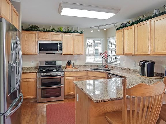 5th image of 822 Glenmoor Dr