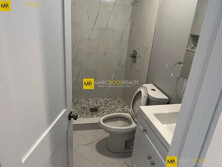31-33X Raymond Ave #33-2 — Photo 16