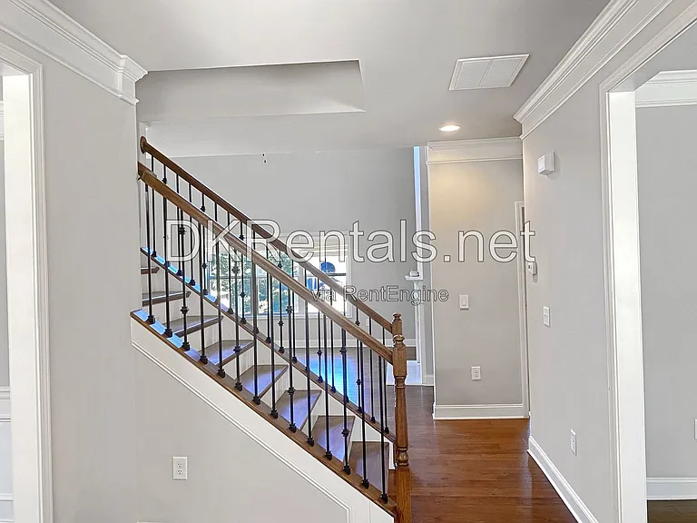 582 Warrenton Run Dr — Photo 5