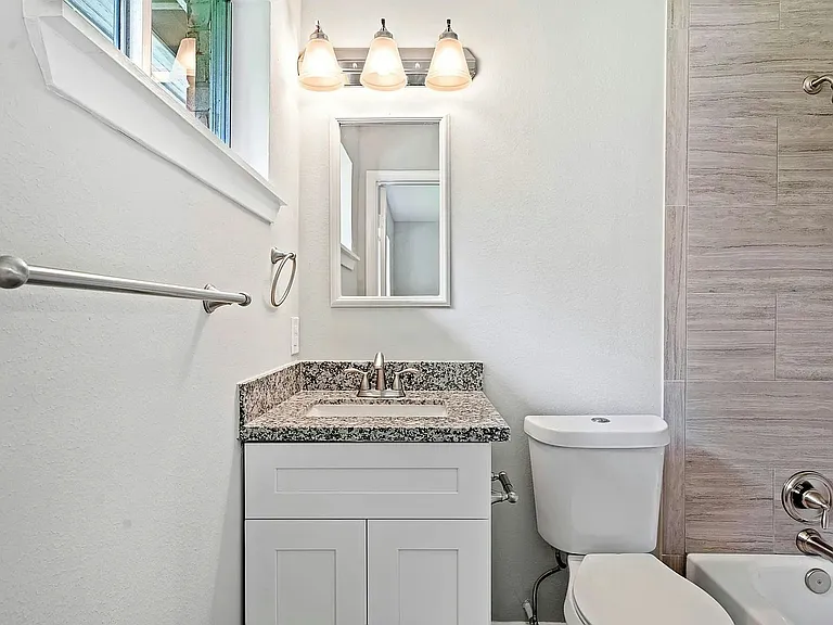 5815 Effingham Dr — Photo 10