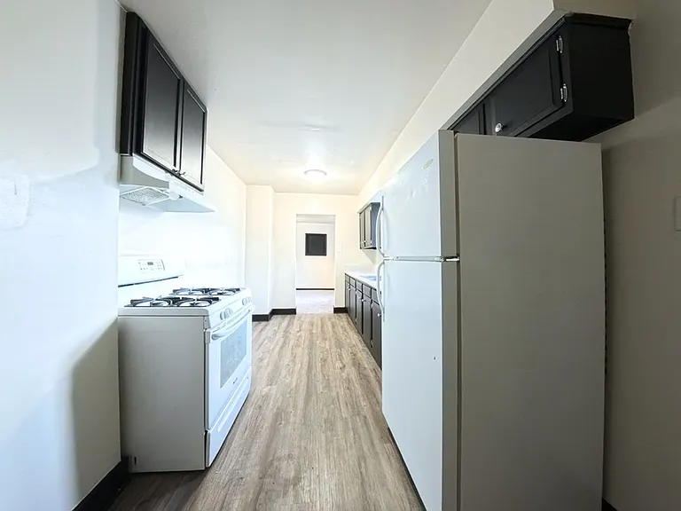 2716 Maple St — Photo 11