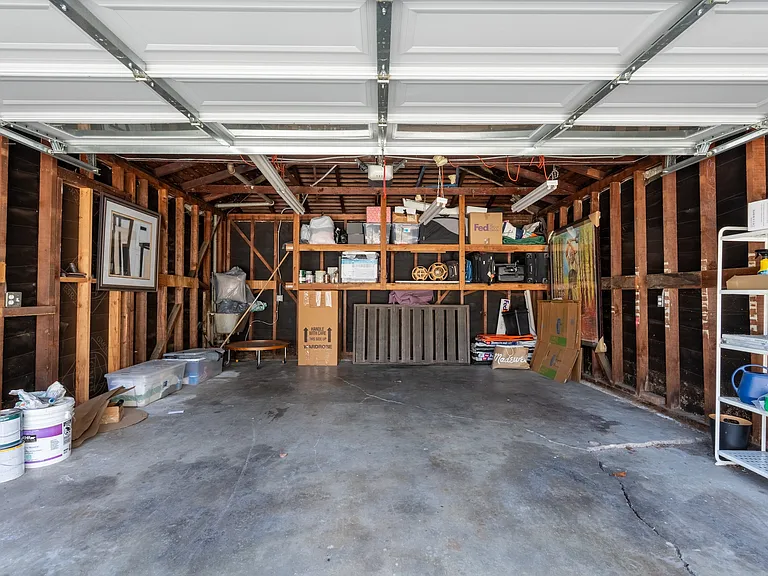 1216 Greenacre Ave — Photo 34