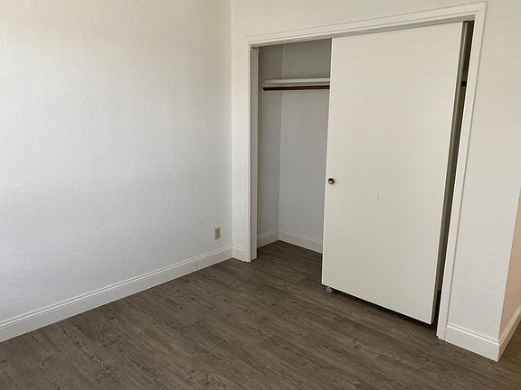 5th image of 344 Carl St APT 1