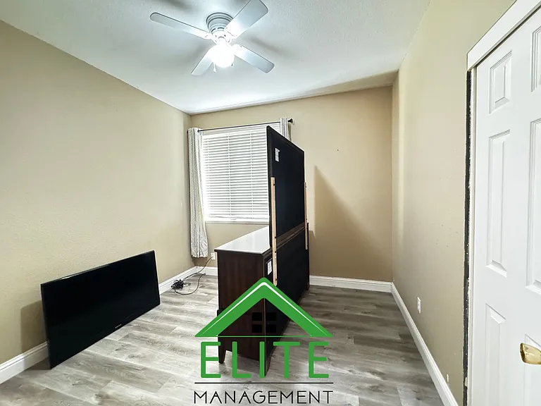 9009 Tillander Way — Photo 5