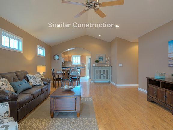 5th image of 90 Gavins Ct NW