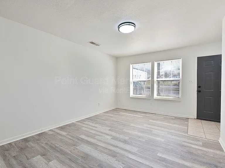 955 S Leroy St #6 — Photo 11