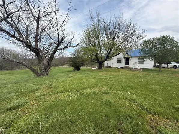 13371 State Highway 7, Mound City, KS 66056