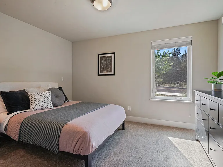 61570 SW Blakely Rd — Photo 7