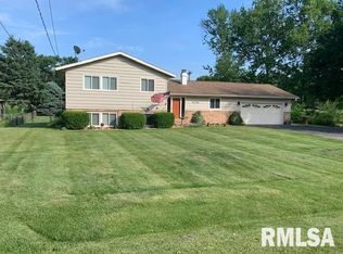 15306 N Vonachen Dr, Chillicothe, IL 61523