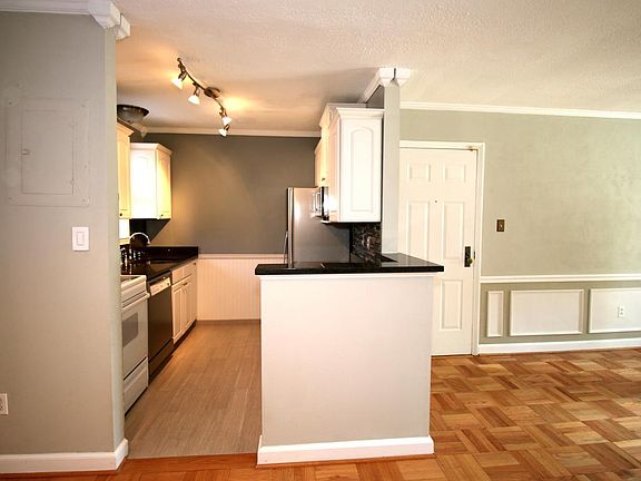 4th image of 1730 W Abingdon Dr APT 101