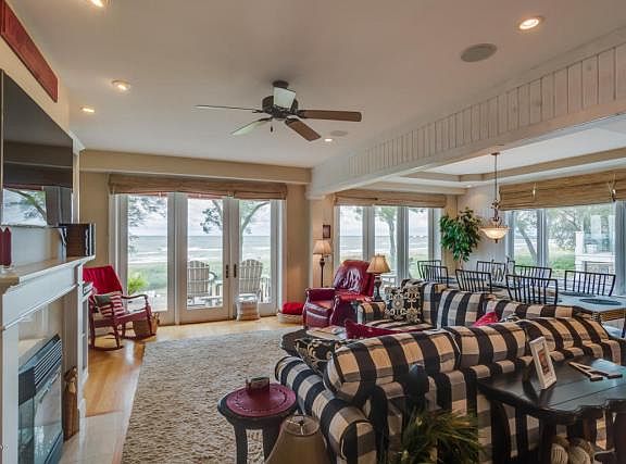 4th image of 914 Lions Park Dr