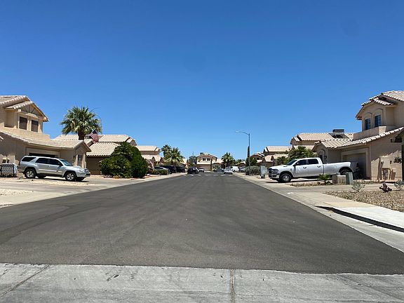 5th image of 2127 E Helena Dr
