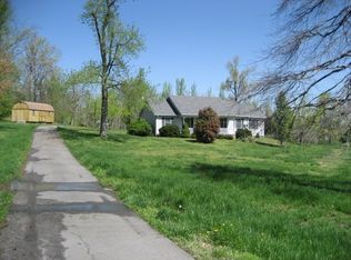 2800 Vandetta Rd, Hanson, KY 42413