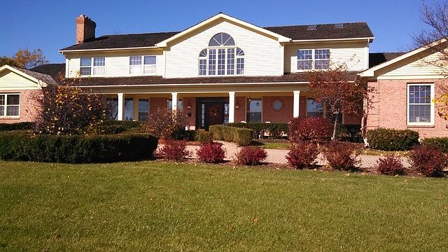 1st image of 900 Cherokee Ct