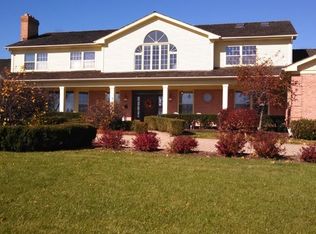 900 Cherokee Ct, Lake Villa, IL