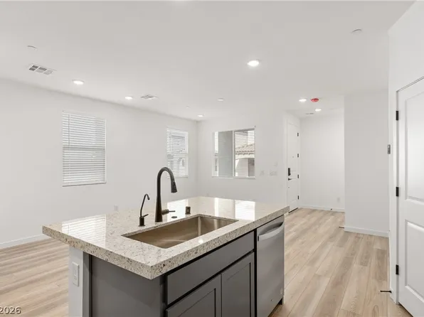 194 Wewatta Ave, Henderson, NV 89011