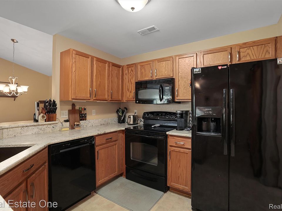 25209 Chesapeake Cir, photo 8