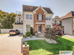 70 Timber Ridge Rd, North Brunswick, NJ 08902