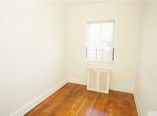 3321 29th St, Astoria, NY 11106