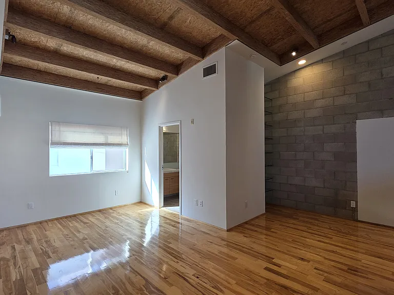 717 N Highland Ave #9 — Photo 9