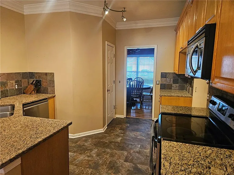 2545 Cobble Creek Ln — Photo 3