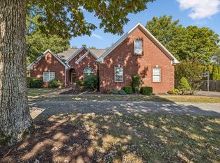 1607 Ellington Dr, Lafayette, TN 37083