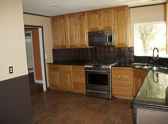 2nd image of 1295 S 1st Ave