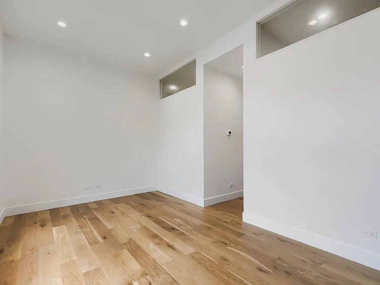 6740 N Sheridan Rd #2N — Photo 4