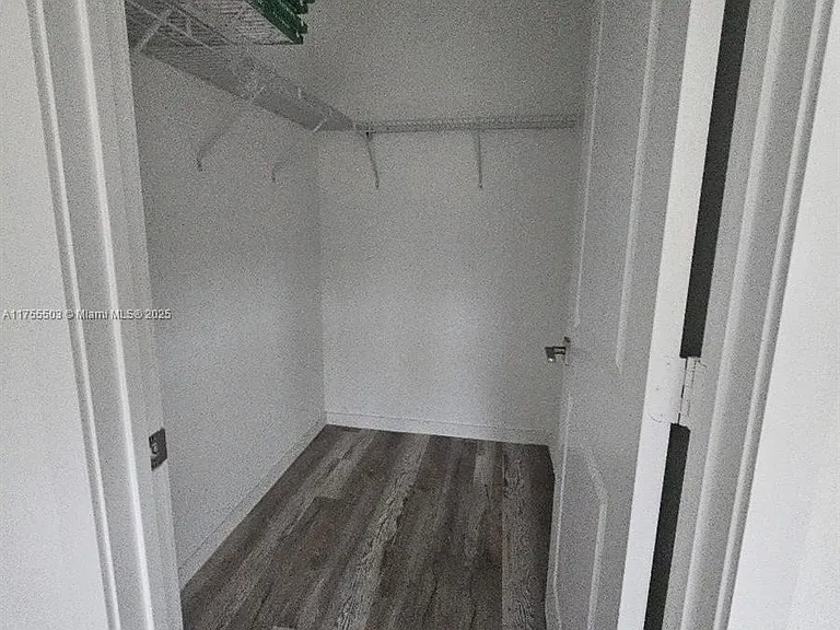 1028 SE 23rd Ave — Photo 13