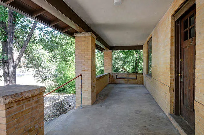 3004 Broadway Street Porch