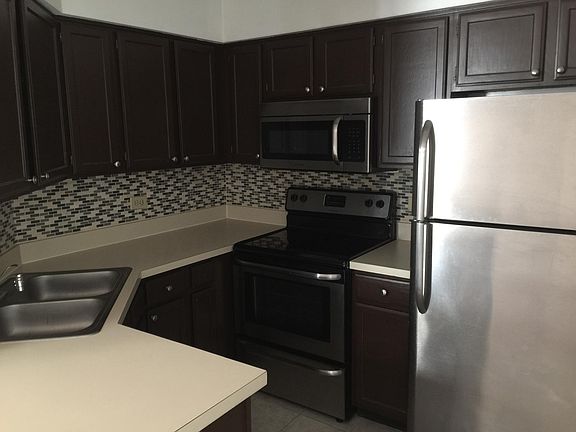 4th image of 1321 E Wyndham Cir