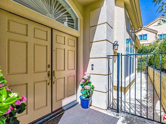 3rd image of 32211 Shoreview Dr
