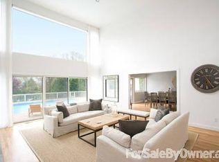 34 Petrel Rd, Southampton, NY 11968