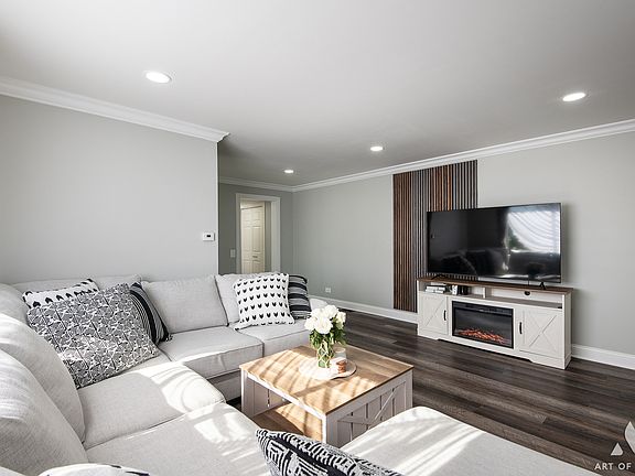 5th image of 7324 Winthrop Way Unit 3