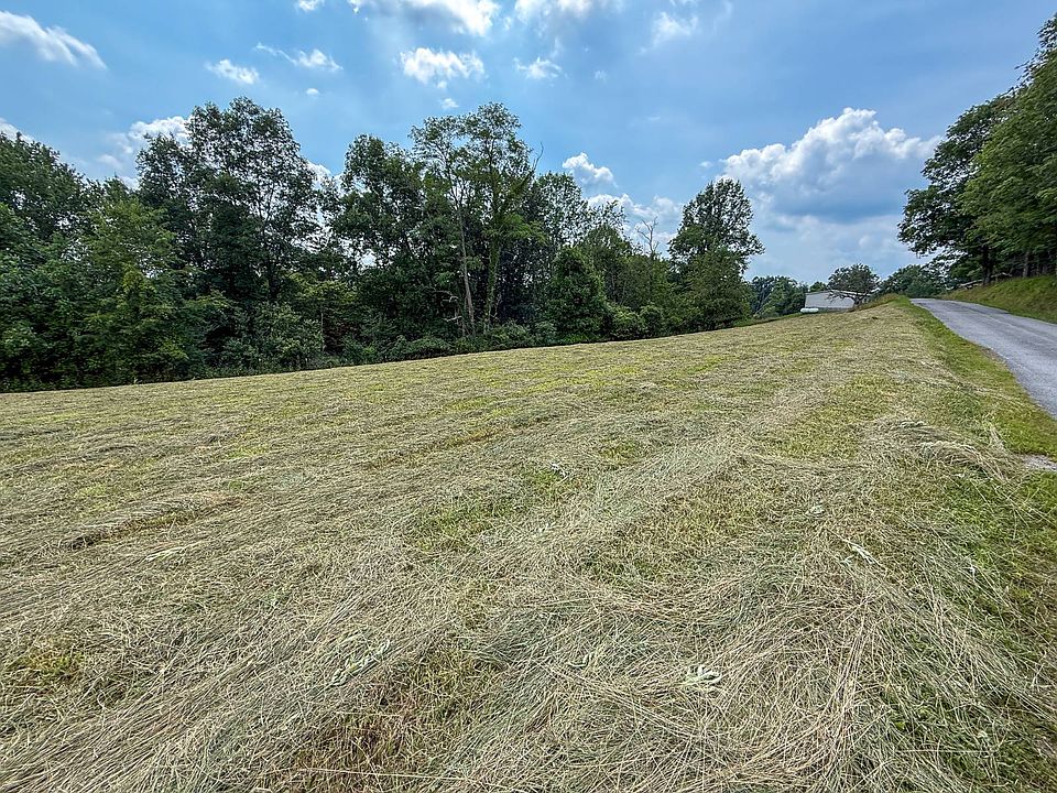 2nd image of Meadow Ln