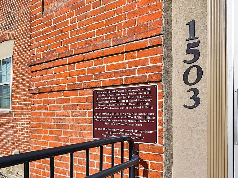 1503 Main St #J — Photo 24