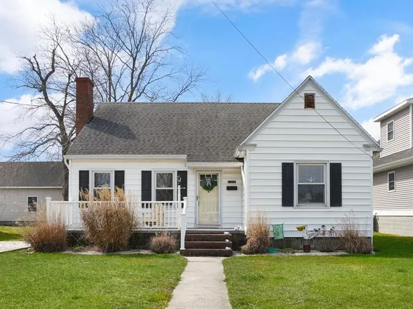 6326 Mumford St, Chincoteague, VA 23336