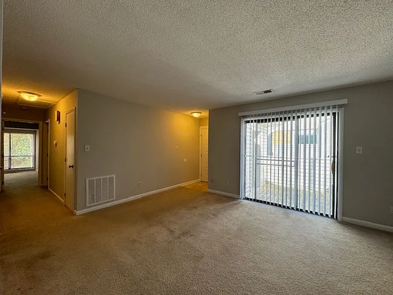 325 S West St — Photo 5