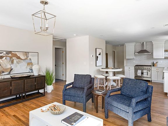 5th image of 1126 Arant St