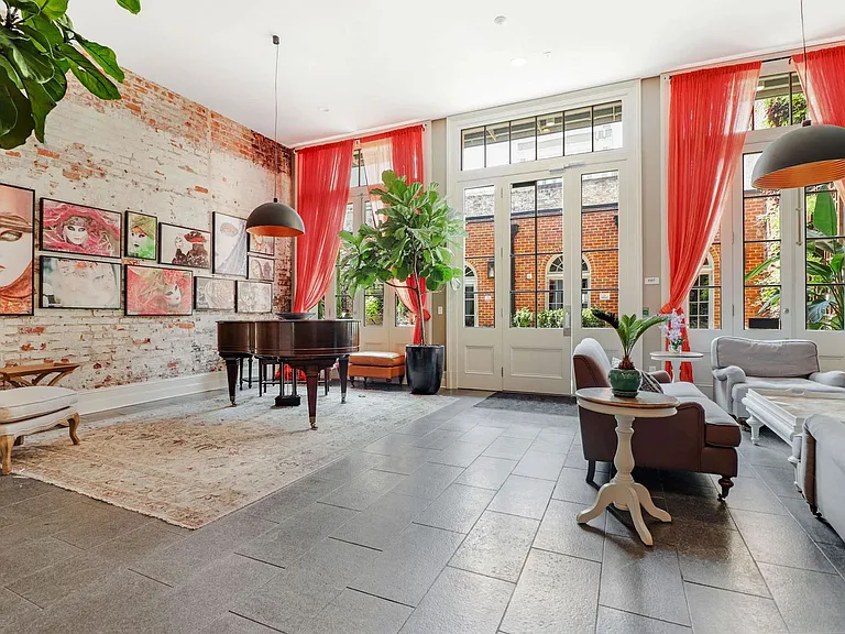 Building's Lounge