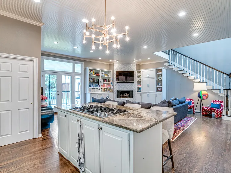 3312 Villanova St — Photo 4