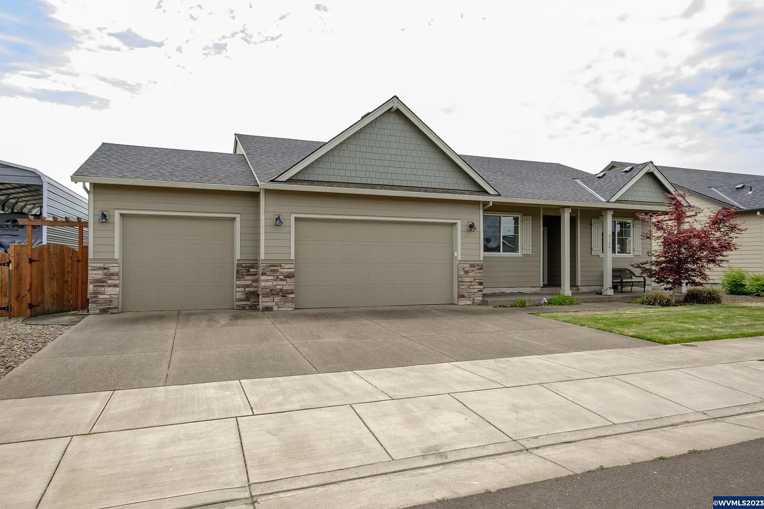 2134 Evergreen Ave NE photo 1