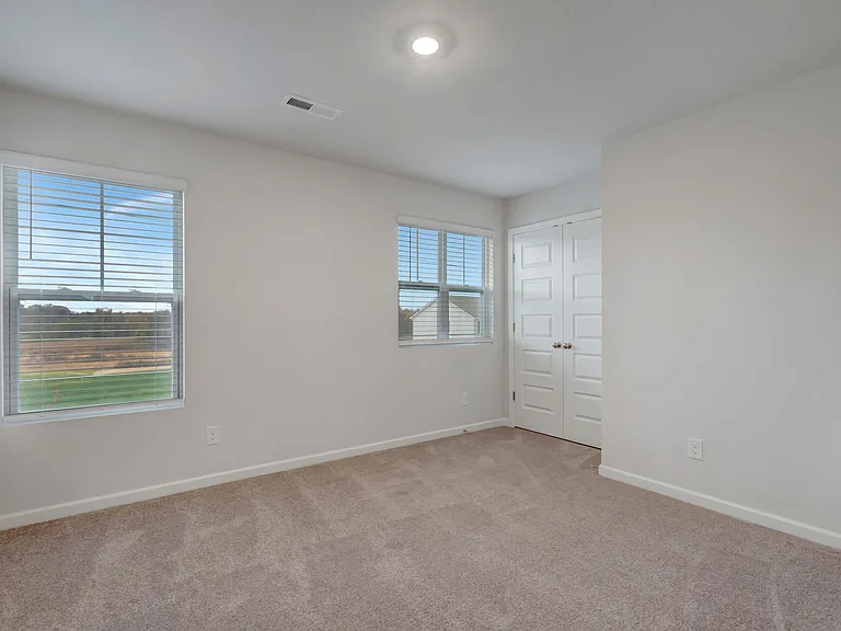 720 Emerson Ln — Photo 21