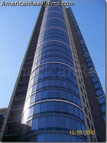 1st image of 520 N Kingsbury St Unit 1008