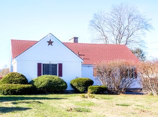 28 Eleanor Rd, Pittsfield, MA 01201