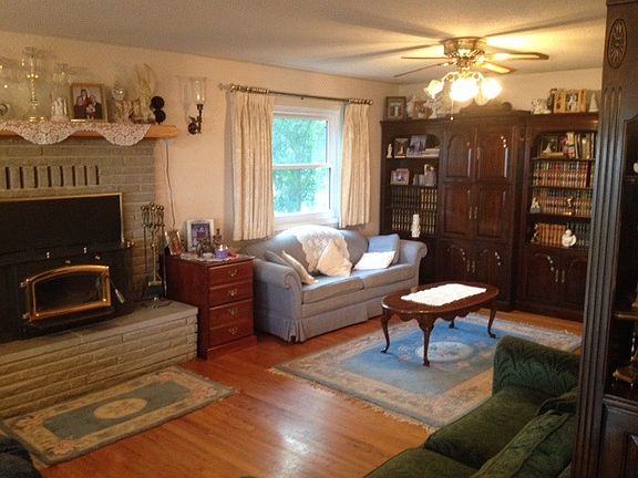 Living Room with fireplace