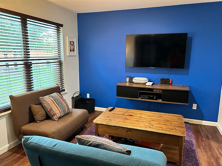 721 Green Pasture Dr — Photo 2